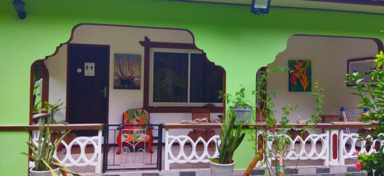 Dan Zoranz Self Catering Guest House Isola di Isola di La Digue Esterno foto